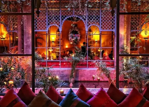 Decoración colorida del Jad Mahal, Marrakech
